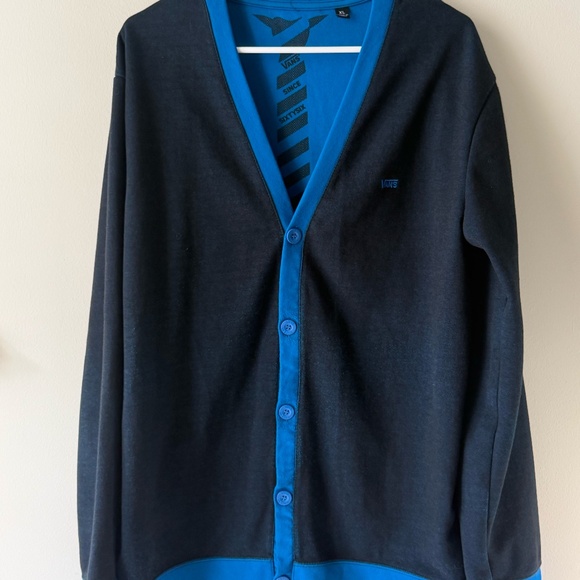 Vans - Picture 2 of 8